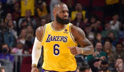 LeBron James Agrees to Extend his Lakers Contract